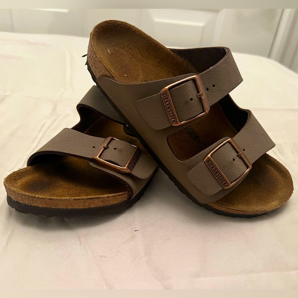 Birkenstock. Brown Girls sz 33